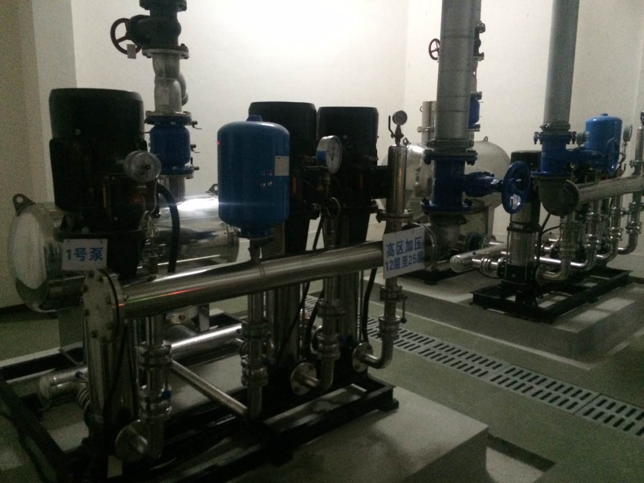 �ߘǶ��μӉ���ˮ�O(sh��)��һ�׃r���Ŷ���